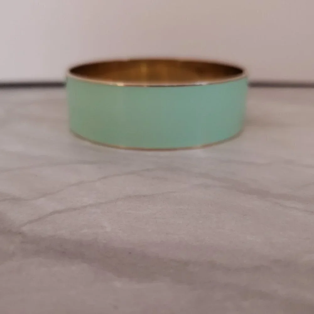 💚 Vintage 2000's 00's Y2K J.Crew Mint Green Enamal Wide Bangle Bracelet 💚